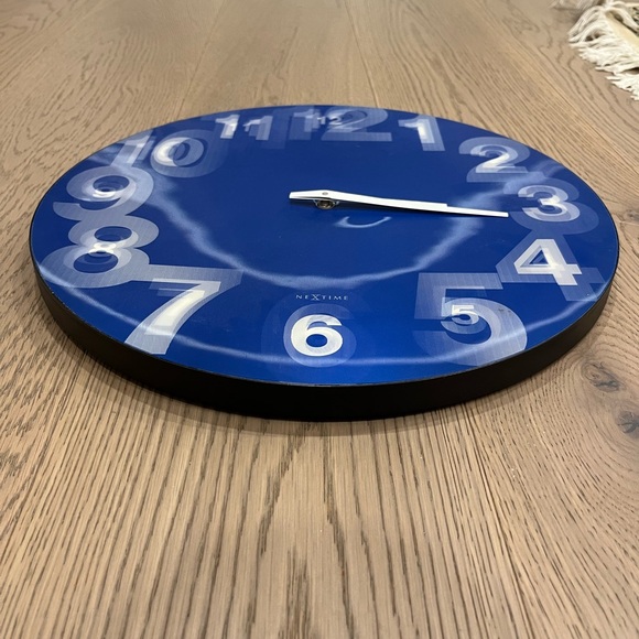 Navy blue NeXtime holographic clock! - Picture 2 of 3